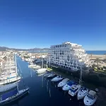 Apartamento Frente Al Canal Con Terraza