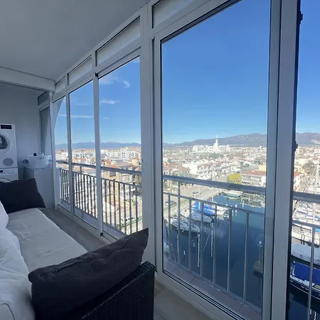 Apartamento Frente Al Canal Con Terraza